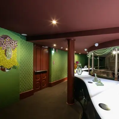 Lasvit installation, Milan
