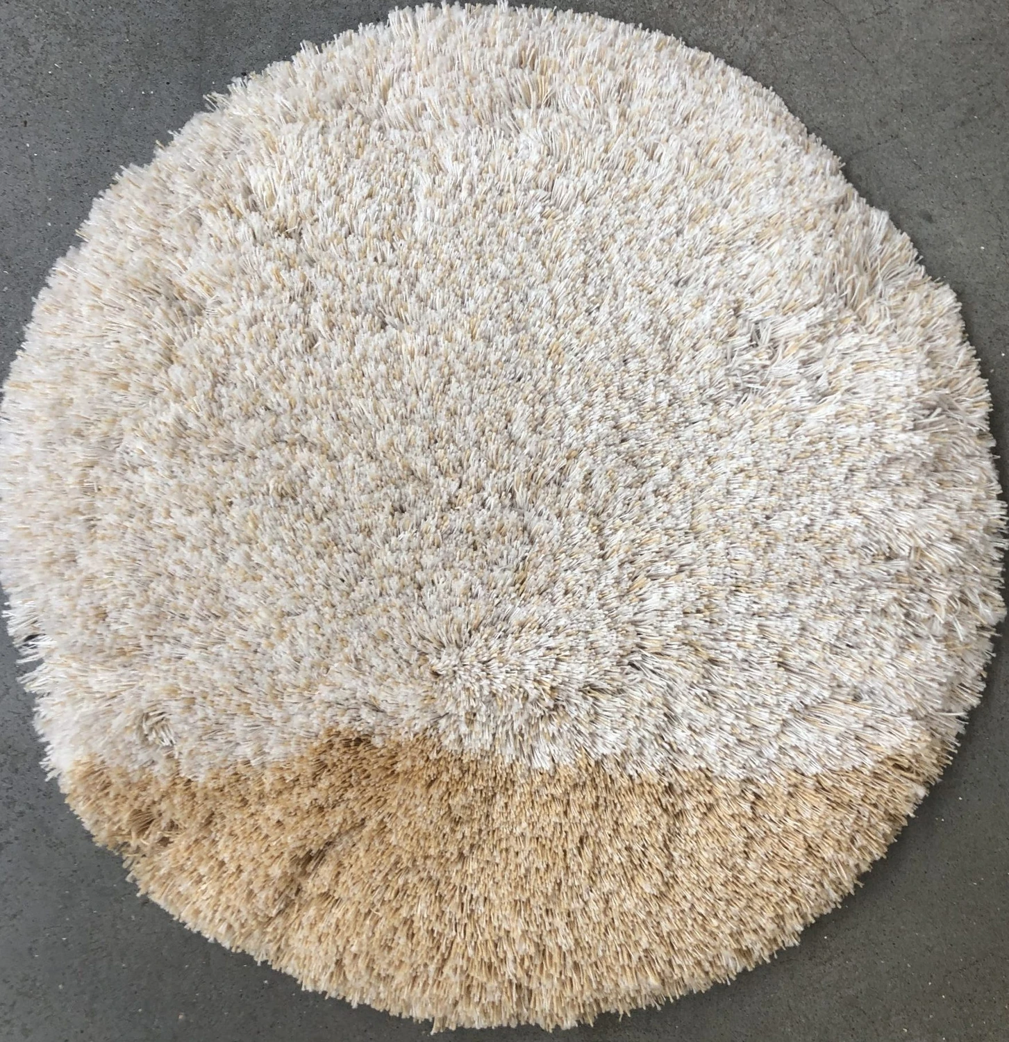 A Round Rug (Surmer 45): 3