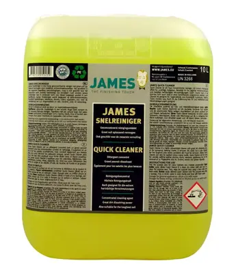 Big pacakges of cleaning products